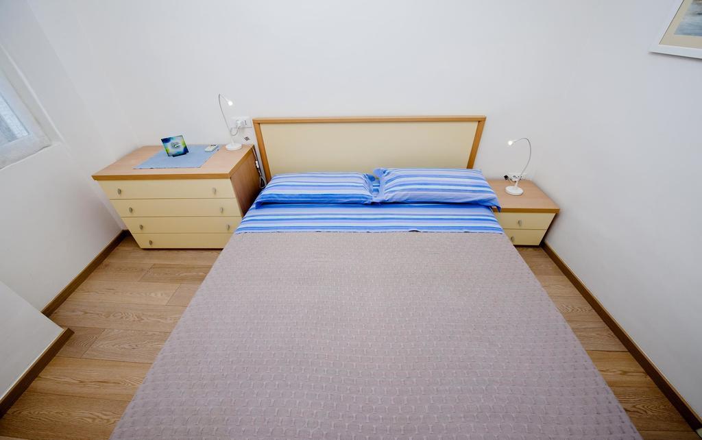 Apartment Al Porto Ровинь Экстерьер фото
